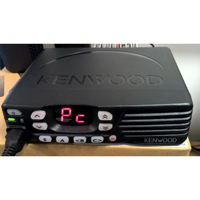 Kenwood TK-D840 analoginen/digitaalinen (DMR) ammattiradiopuhelin